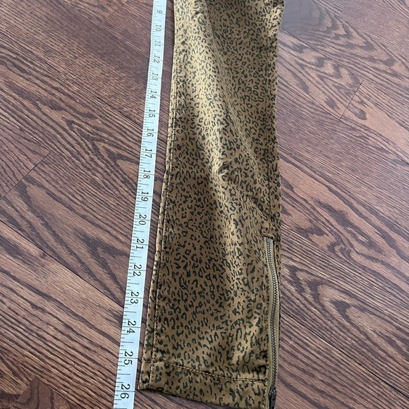 2/40$JOIE Park Cheetah Skinny Cropped kle Zip Pockets Cargo Utility pant size 26 - Picture 4 of 8